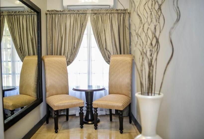 Bed & Breakfast Clivia Lodge