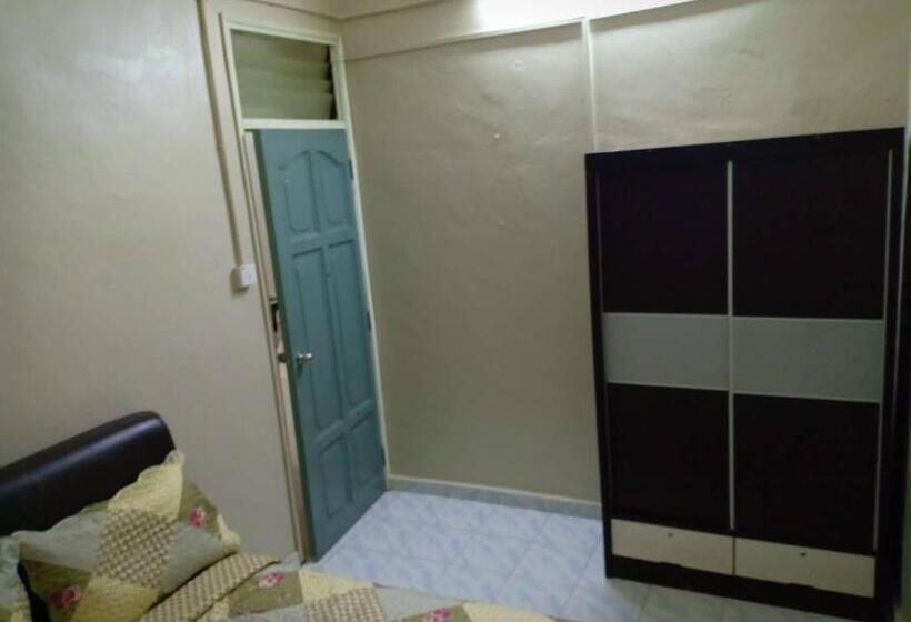 مبيت وإفطار Homestay Sejati