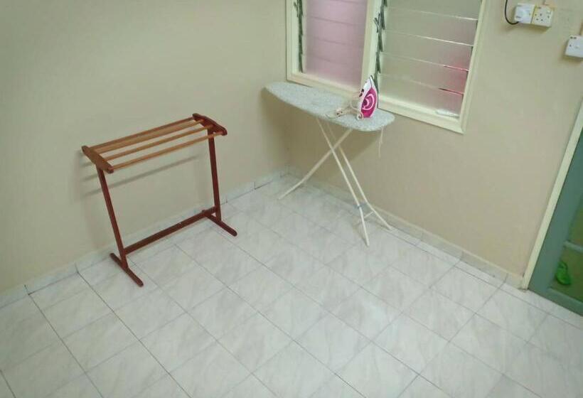 مبيت وإفطار Homestay Sejati