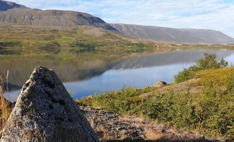 تختخواب و صبحانه Hótel Tjarnir