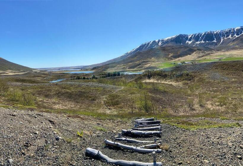 تختخواب و صبحانه Hótel Tjarnir