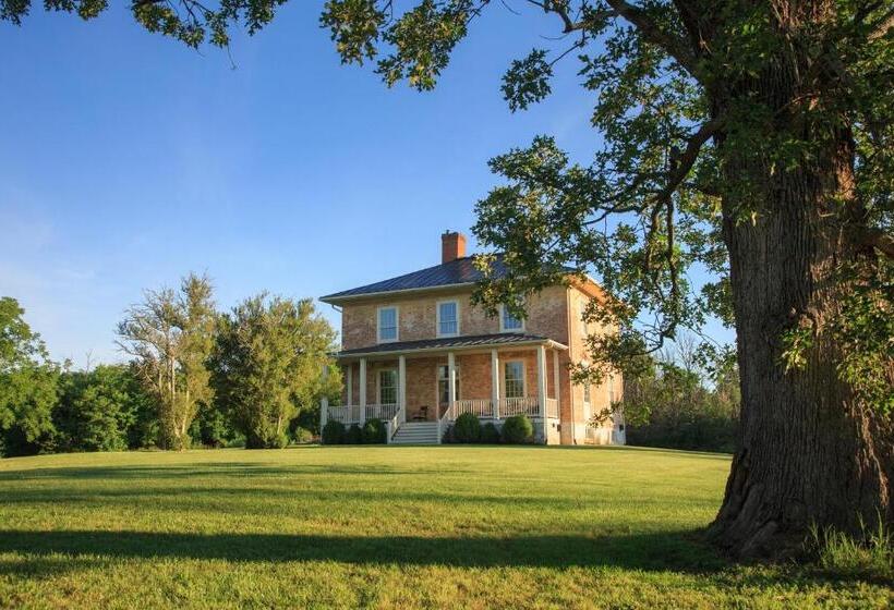 Bed and Breakfast Inn And Cabins At Vaucluse Spring