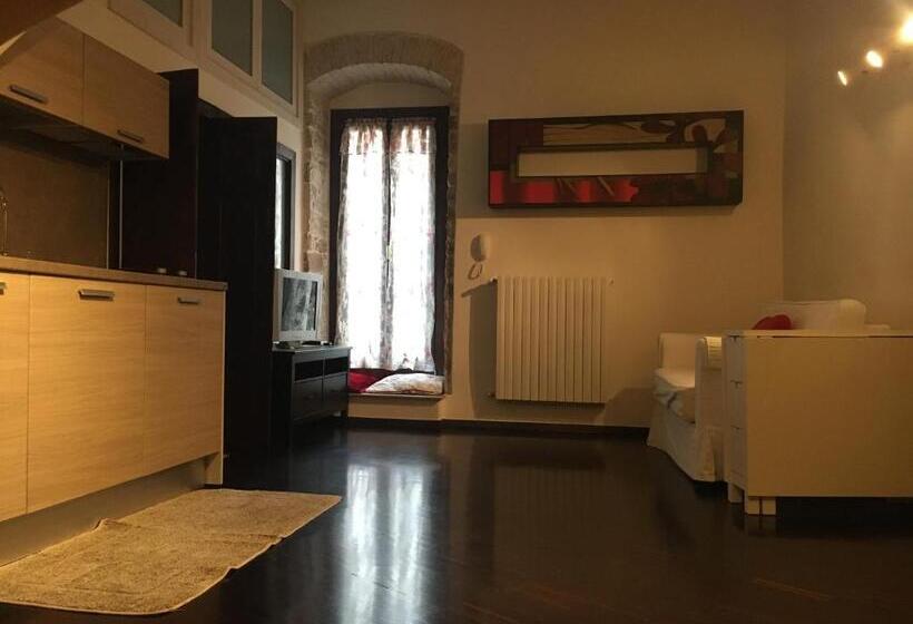 تختخواب و صبحانه La Petite Maison