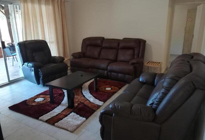 Bed and Breakfast Revival Guest House