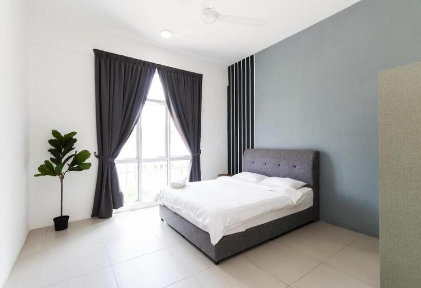 Dreamscape Studio @ Golden Hill Cameron