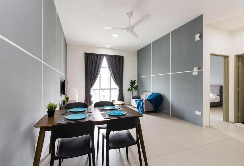 Dreamscape Studio @ Golden Hill Cameron