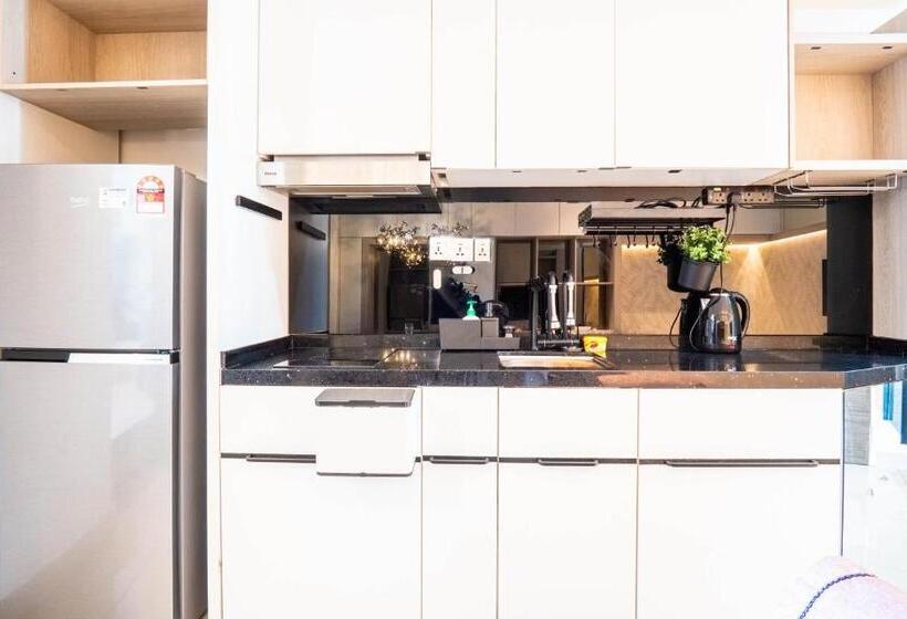 H20 Residence Ara Damansara By Airhost