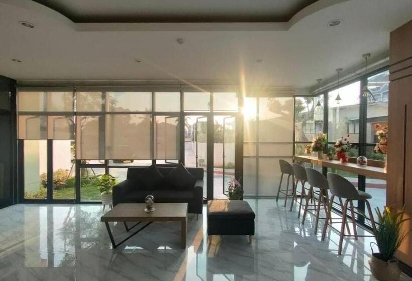 Hotel ทริปเปอร์ โฮเทล