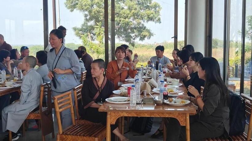 בית מלון כפרי Ajanta Green Restaurant And Resort