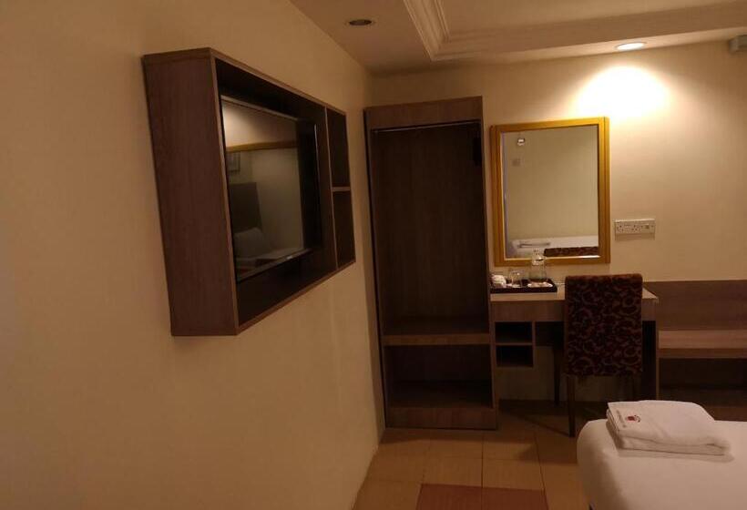 فندق Ambassador 1