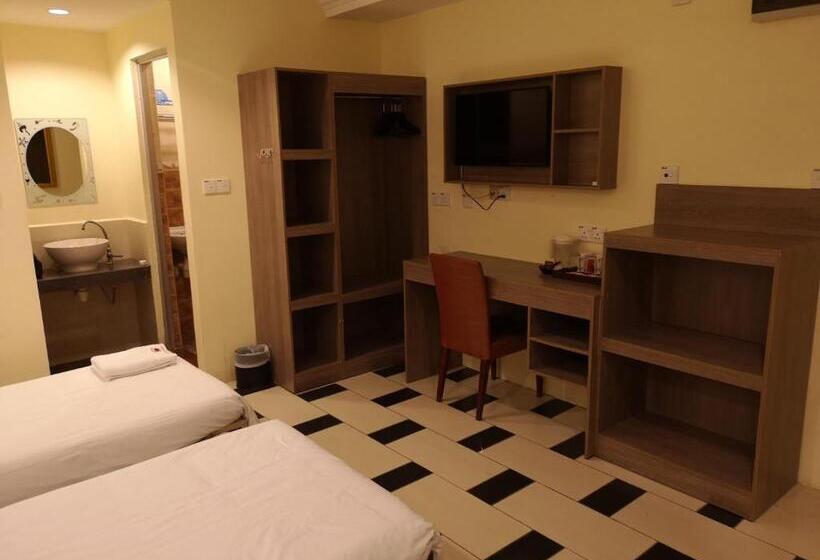 فندق Ambassador 1