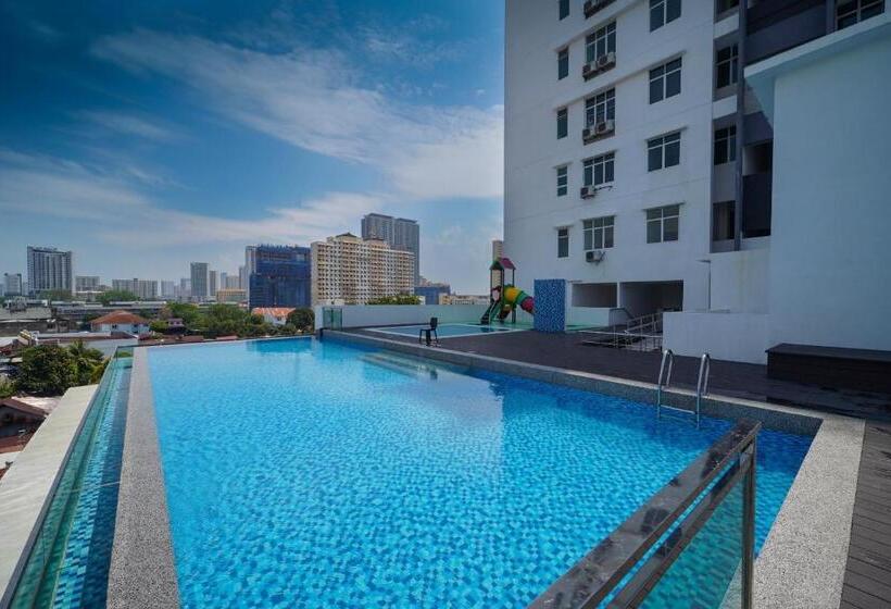 בית מלון כפרי Avatel Jelutong