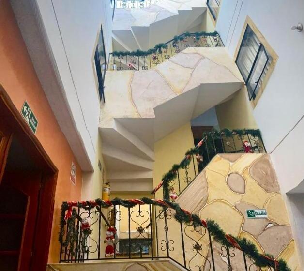 فندق Carare Plaza