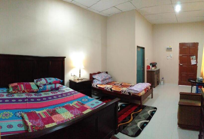 מלון כמוסות Roomstay Aqilah Pasir Puteh Kelantan