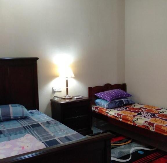 מלון כמוסות Roomstay Aqilah Pasir Puteh Kelantan