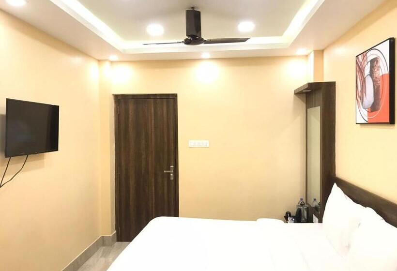 فندق Gharana Resort !! Best Family Resort Near Kolkata With Swimming Pool !!