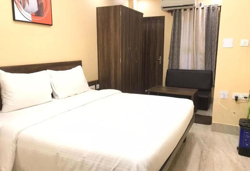 فندق Gharana Resort !! Best Family Resort Near Kolkata With Swimming Pool !!