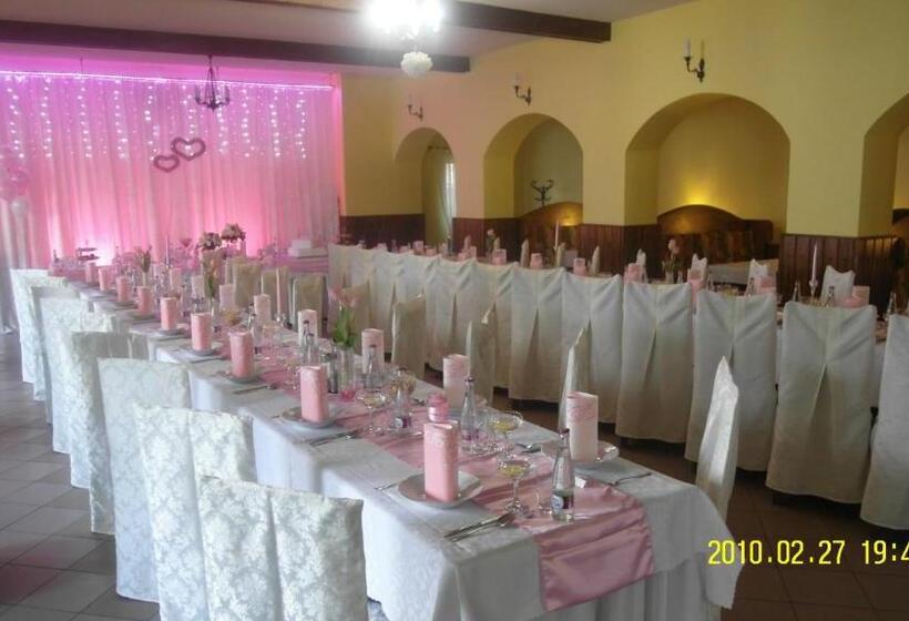 ホテル Koloniál Skalité