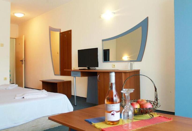 בית מלון כפרי M2