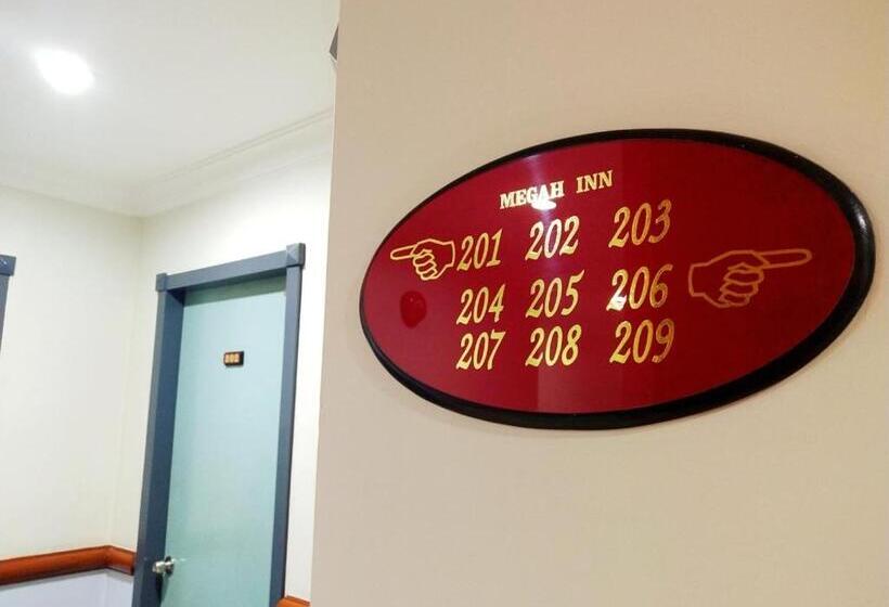 فندق Megah Inn