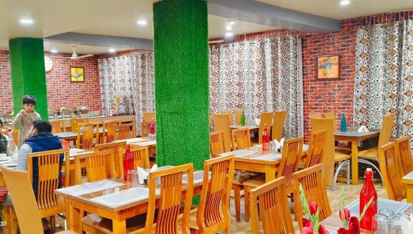 Hotel River View Resort