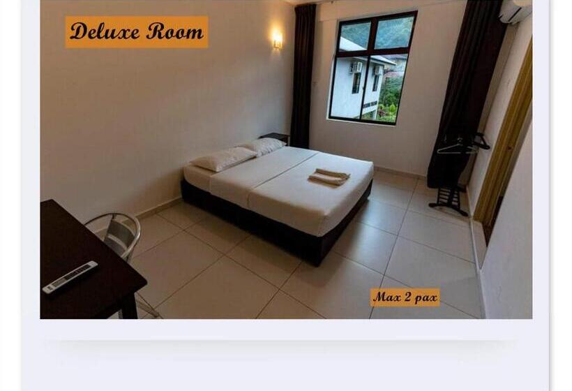 בית מלון כפרי Riverside Palm Inn Sg Lembing