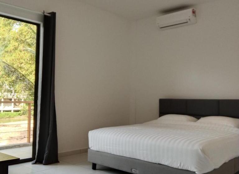 בית מלון כפרי Riverside Palm Inn Sg Lembing