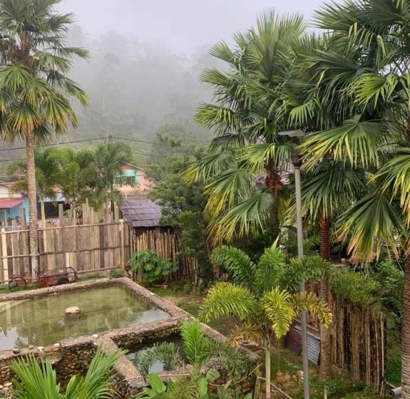 בית מלון כפרי Riverside Palm Inn Sg Lembing