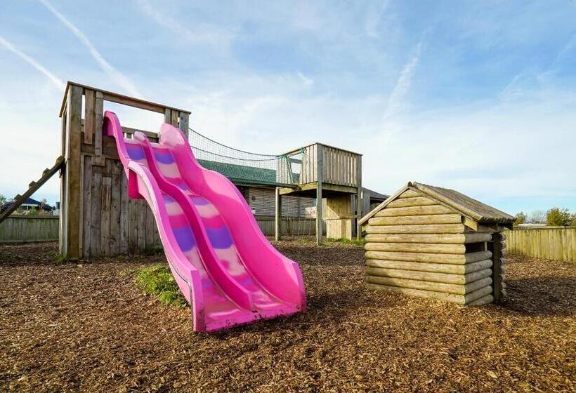 ホテル Dog Friendly Stagecoach Glamping Pod With Hot Tub