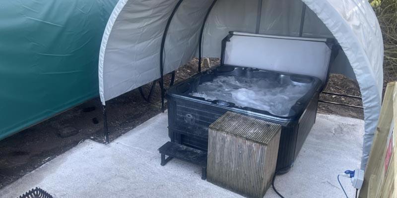 ホテル Dog Friendly Stagecoach Glamping Pod With Hot Tub