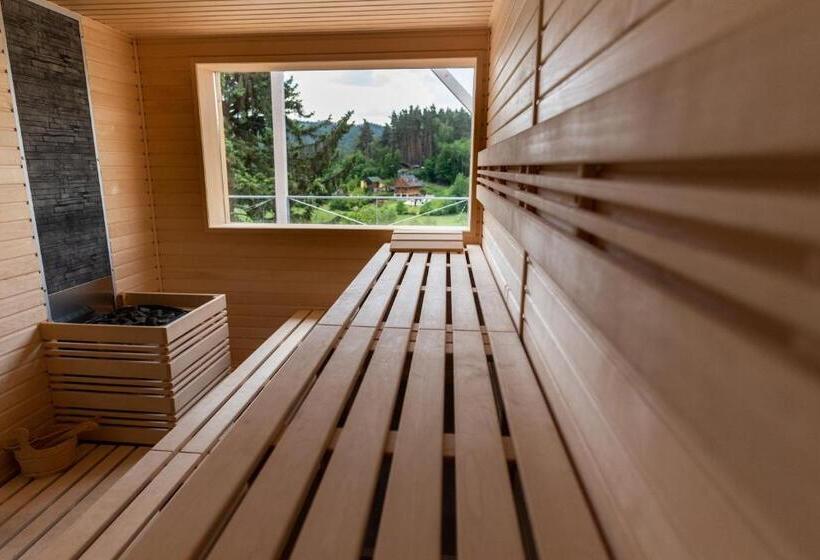 فندق Tvrz Krassa