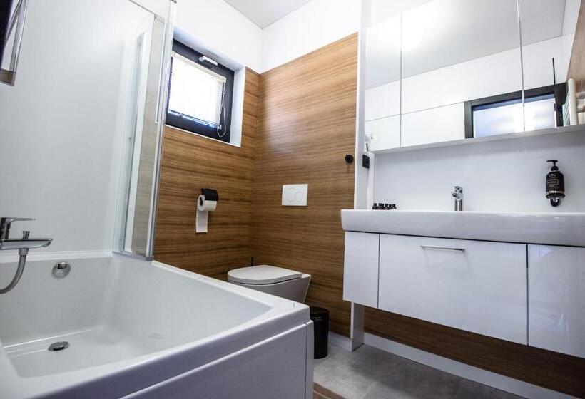 فندق Tvrz Krassa