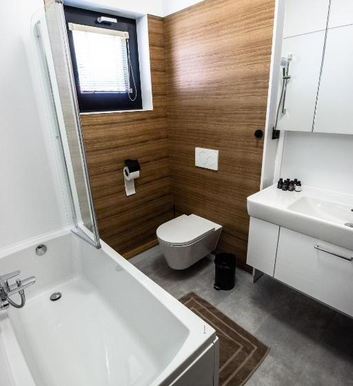 فندق Tvrz Krassa