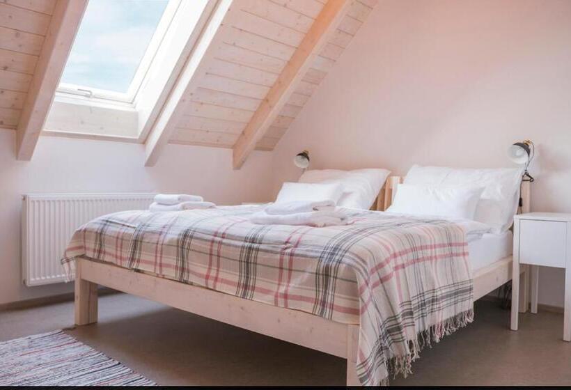 فندق Tvrz Krassa