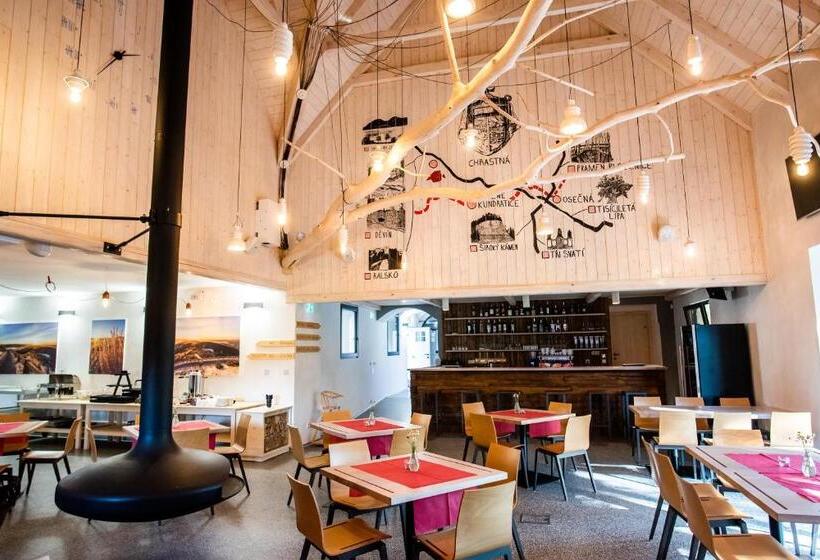 فندق Tvrz Krassa