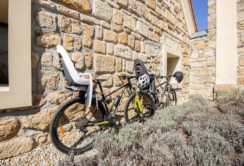 فندق Tvrz Krassa