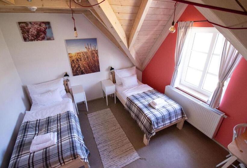 فندق Tvrz Krassa