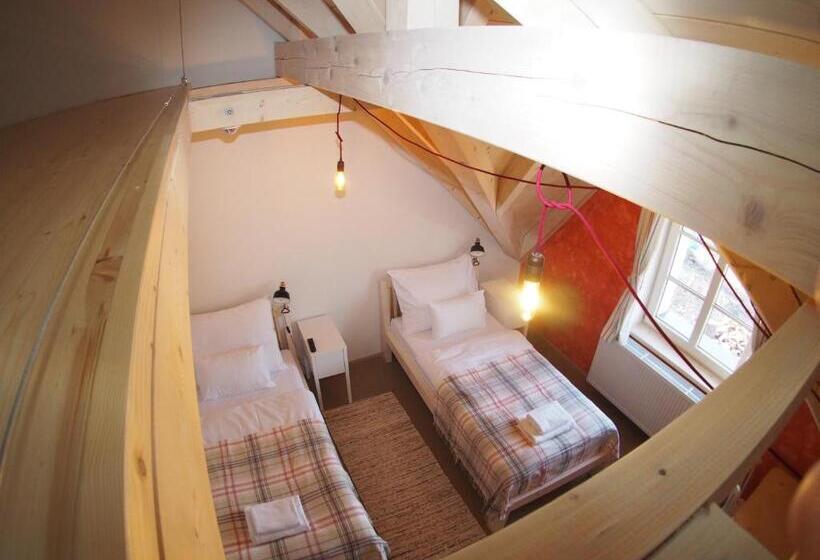 فندق Tvrz Krassa