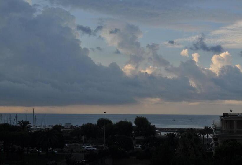 Inter Résidences Heliotel Marine