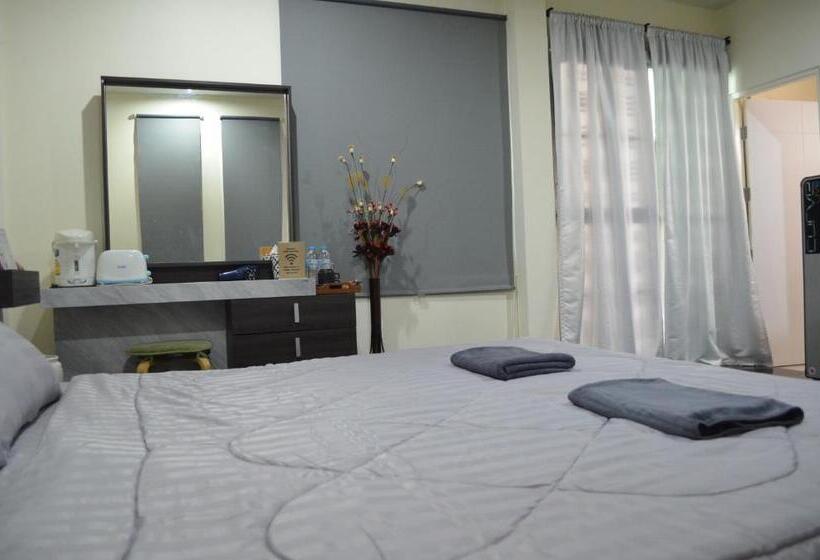 Modern Room At Sabai Sabai Homestay Ayutthaya