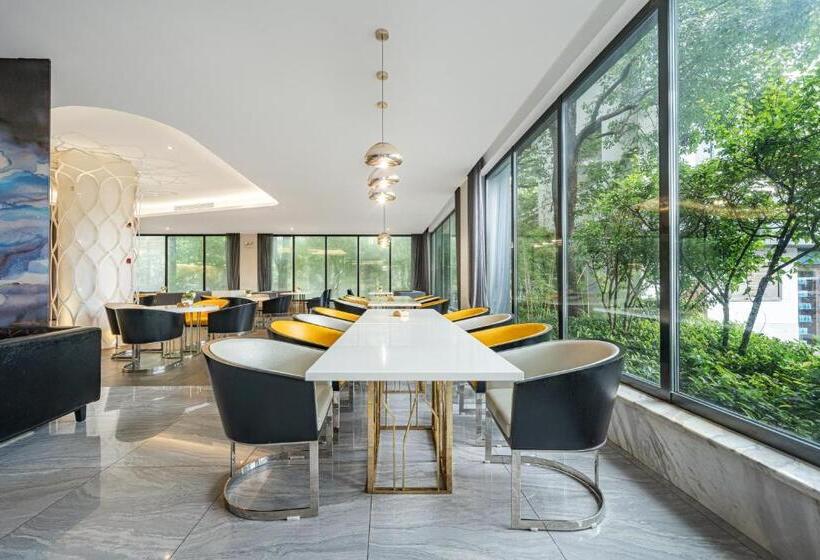 Orange Hotel Shanghai Hongqiao Airport Caoan Road Branch Free Hongqiao Airport & Hongqiao Train St