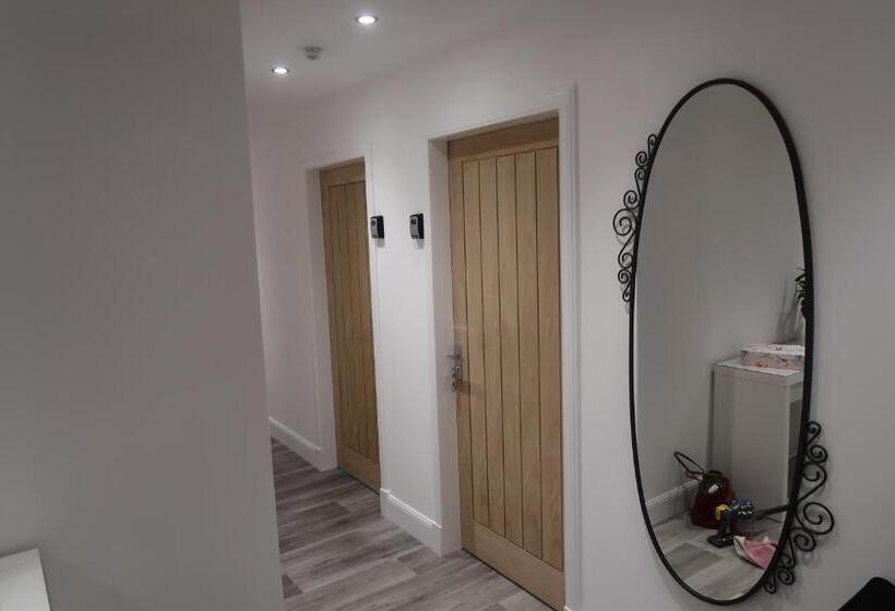 Пансион 9 Sheraton Apartments