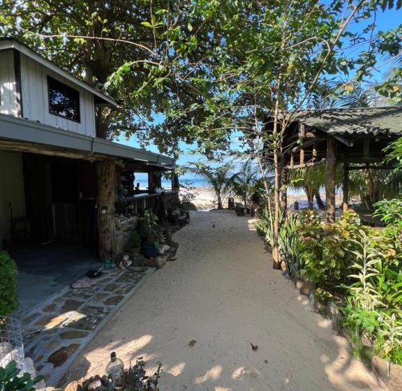 פנסיון Beach House