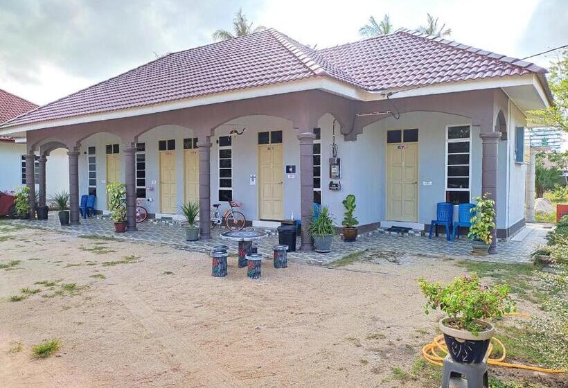 ペンション Desa Besut Inn