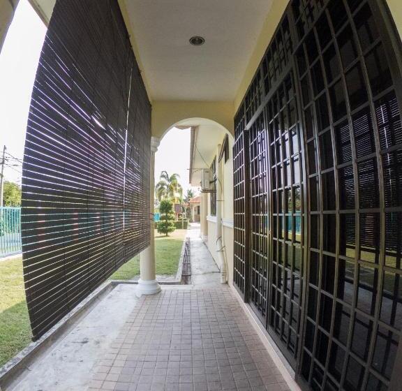 بنسيون Desa Tunjung Homestay