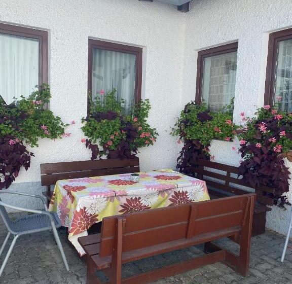 Пансион Gästehaus & Weingut Klein