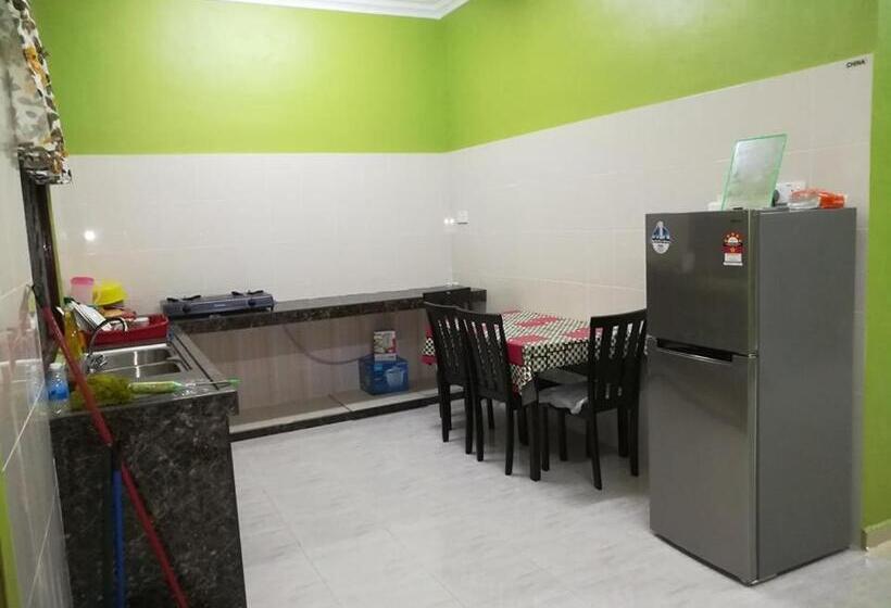 بنسيون Homestay Damai Yusmila