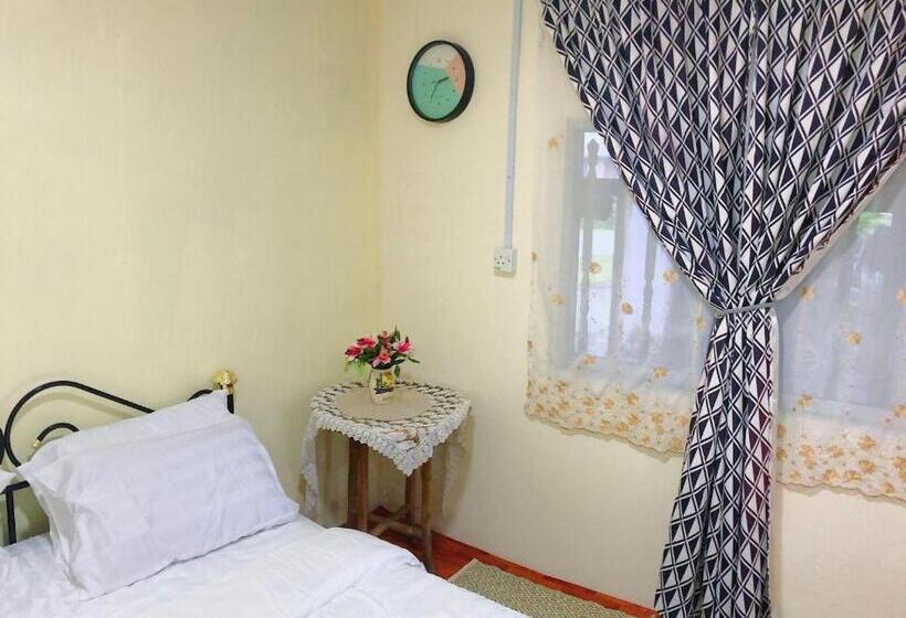 بنسيون Little D Stay