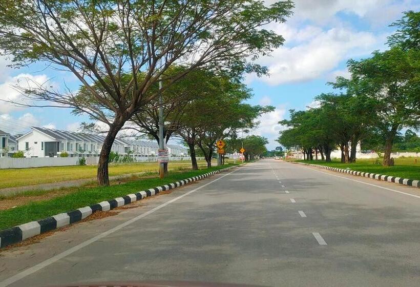 פנסיון Naira Homestay Kota Bharu ,wakaf Che Yeh 4 Bilik 3 Aircond