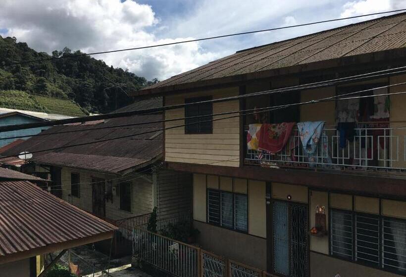 بنسيون Wogoxette Upstairs, A Private Kampung Stay In Cameron Highlands
